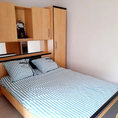 T2 A Pres Du Centre Et De La Avec Parking Et Terrasse - Fr-1-319-465 * Arcachon