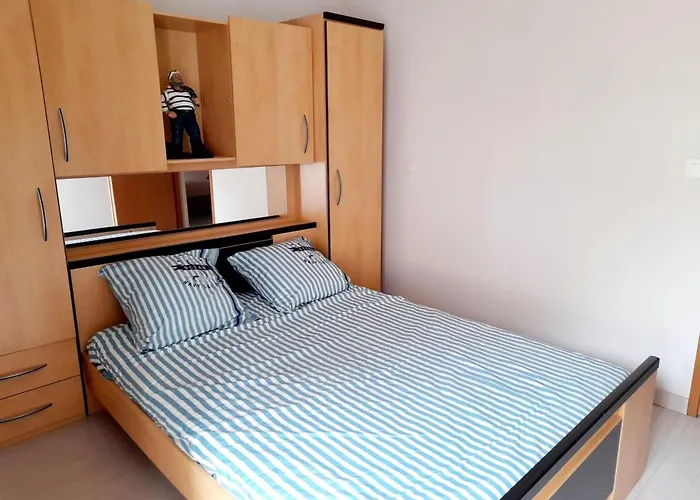 T2 A Pres Du Centre Et De La Avec Parking Et Terrasse - Fr-1-319-465 * 아르카숑