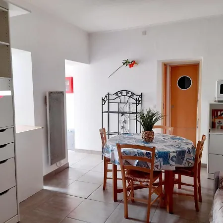 Апартаменти T2 A Pres Du Centre Et De La Avec Parking Et Terrasse - Fr-1-319-465 *